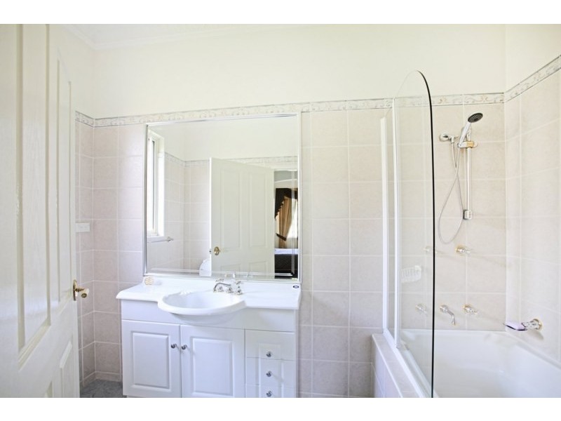 13 Camelot Close, Kirkham NSW 2570