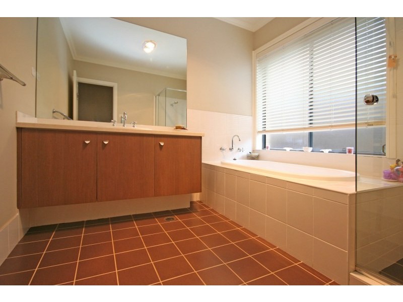 114 MacArthur Circuit, Camden Park NSW 2570