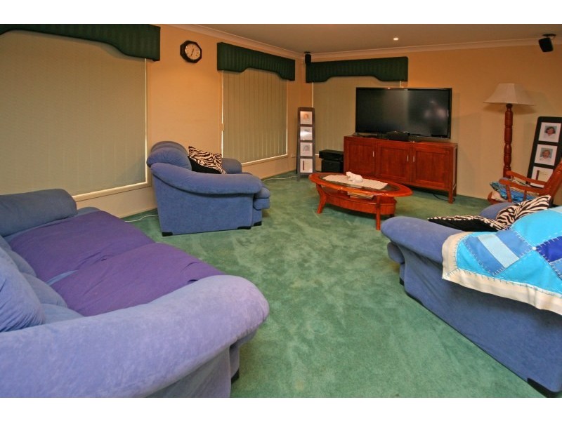 31 Glenfield Drive, Currans Hill NSW 2567