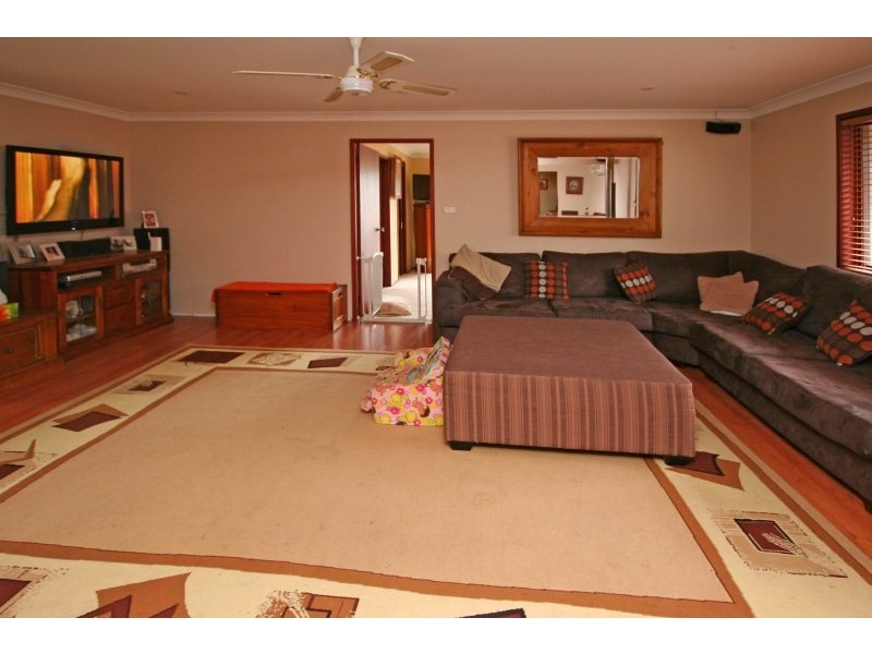 14 Peppercorn Avenue, Mount Hunter NSW 2570
