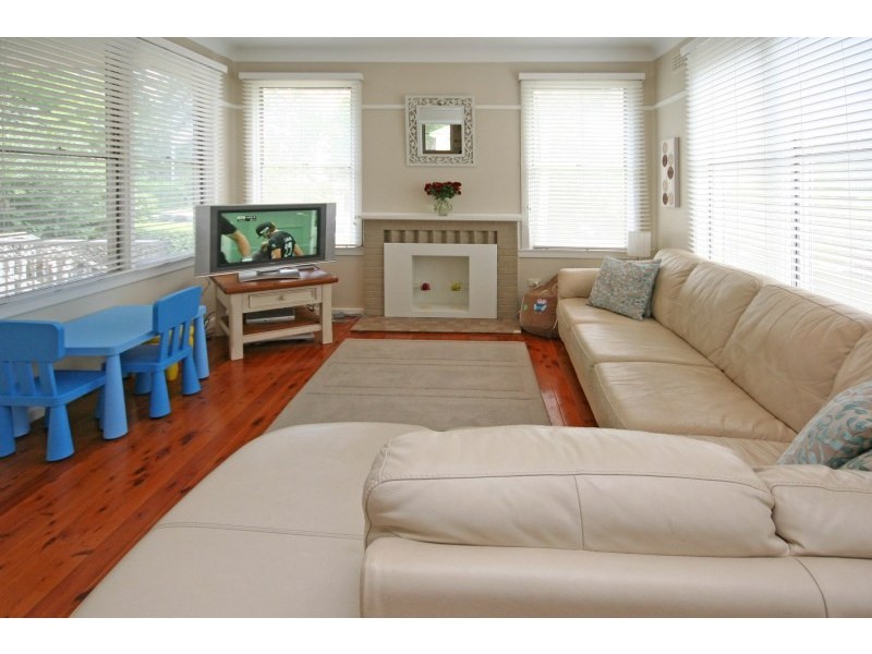 11 River Road, Elderslie NSW 2570