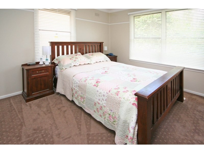 11 River Road, Elderslie NSW 2570