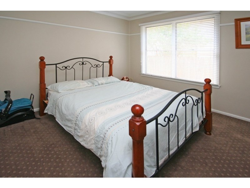 11 River Road, Elderslie NSW 2570