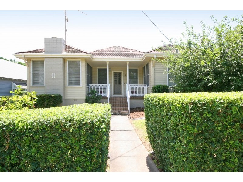 11 River Road, Elderslie NSW 2570