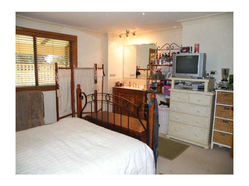 60 Skarrets Lane, Lakesland NSW 2572