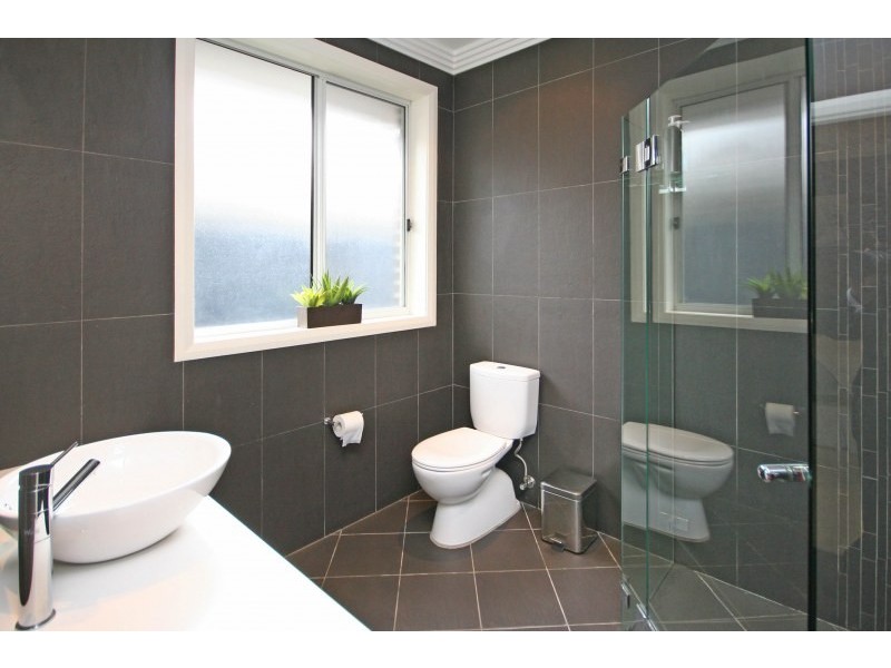 2 Border Close, Elderslie NSW 2570