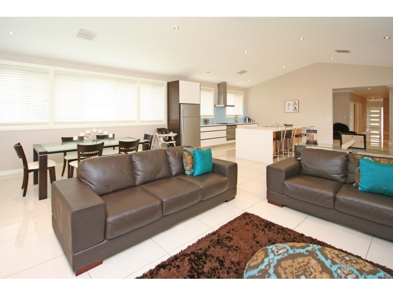 2 Border Close, Elderslie NSW 2570