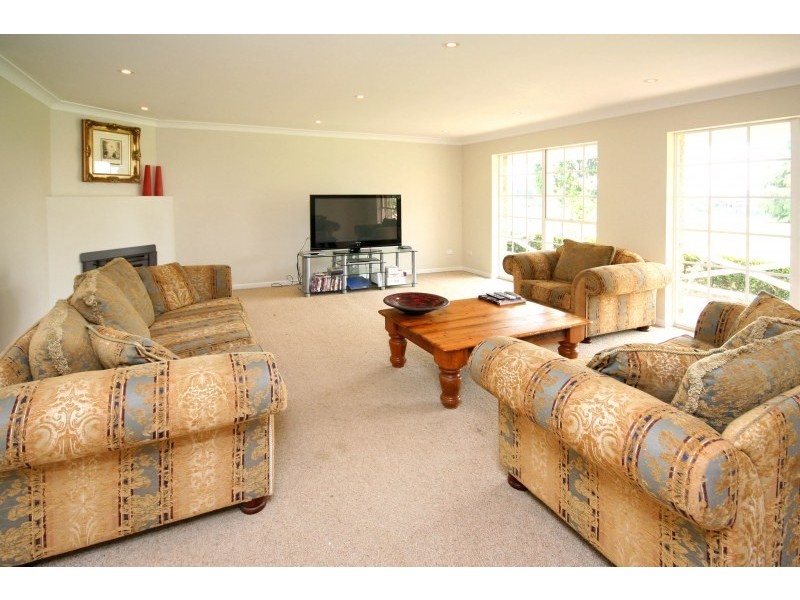 25 Sunnyside Drive, Ellis Lane NSW 2570