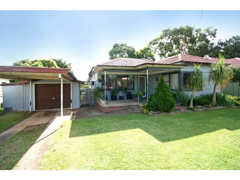 8 Ettlesdale Road, Spring Farm NSW 2570