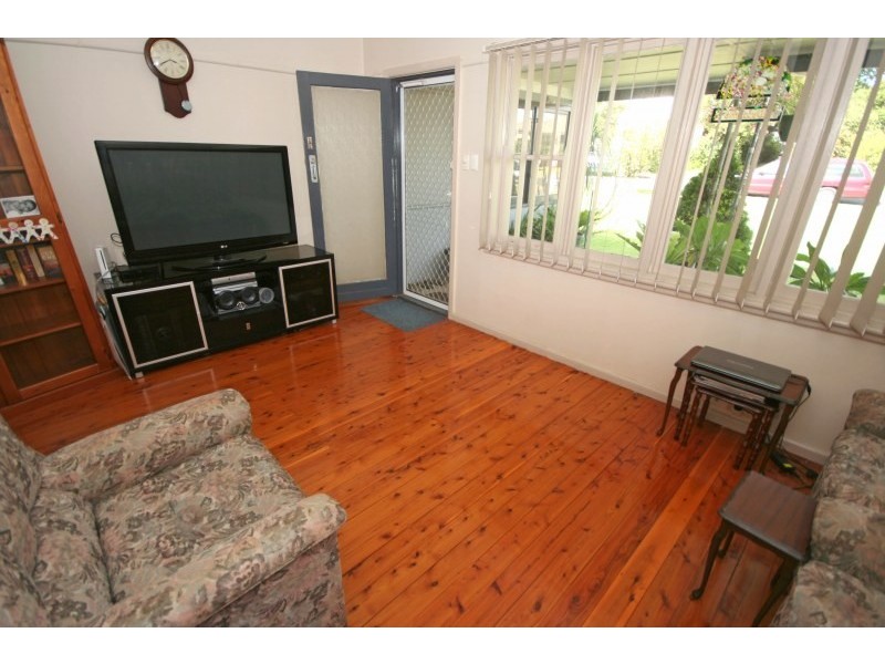 8 Ettlesdale Road, Spring Farm NSW 2570