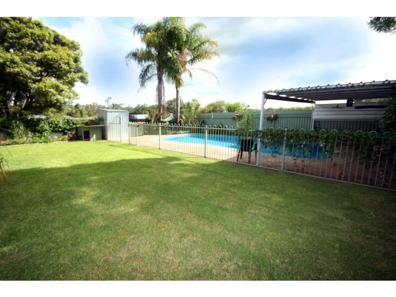 8 Ettlesdale Road, Spring Farm NSW 2570