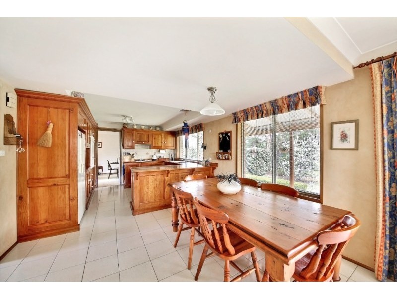 27 Sickles Drive, Grasmere NSW 2570