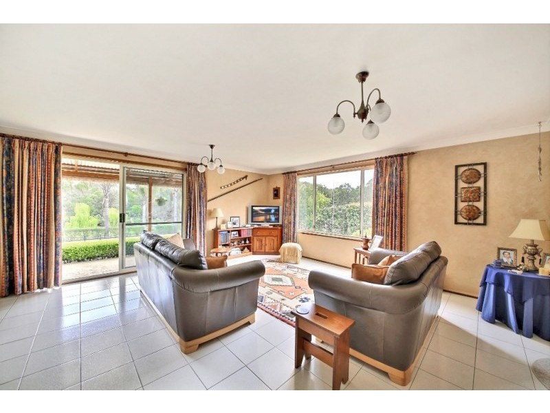 27 Sickles Drive, Grasmere NSW 2570