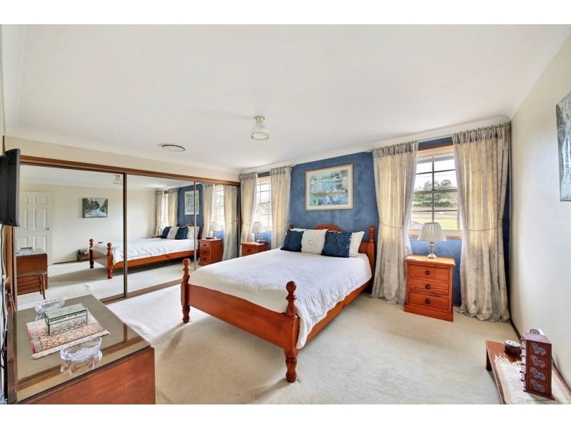 27 Sickles Drive, Grasmere NSW 2570