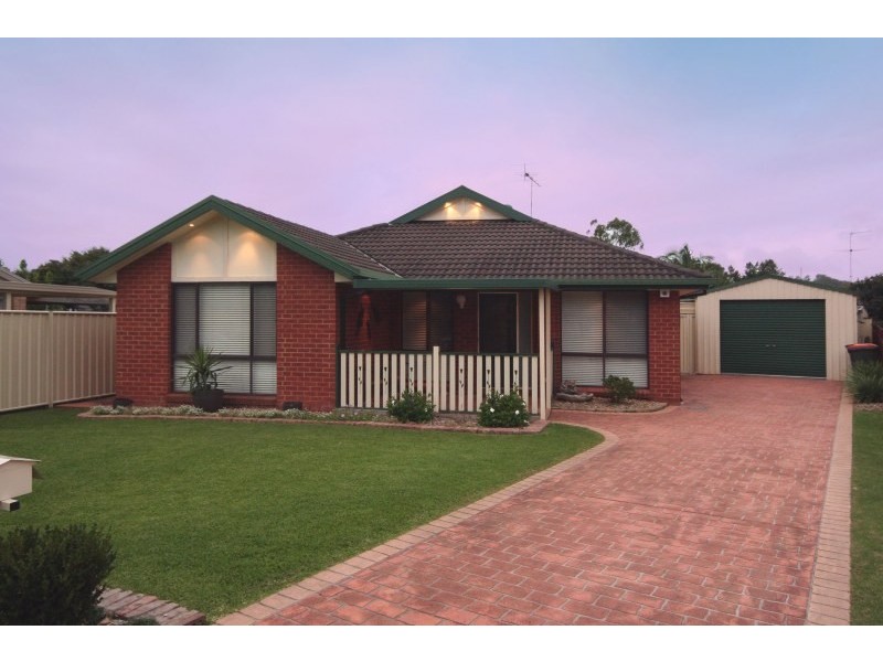 35 Watkins Crescent, Currans Hill NSW 2567