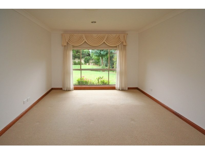 3 Lindsey Place, Elderslie NSW 2570