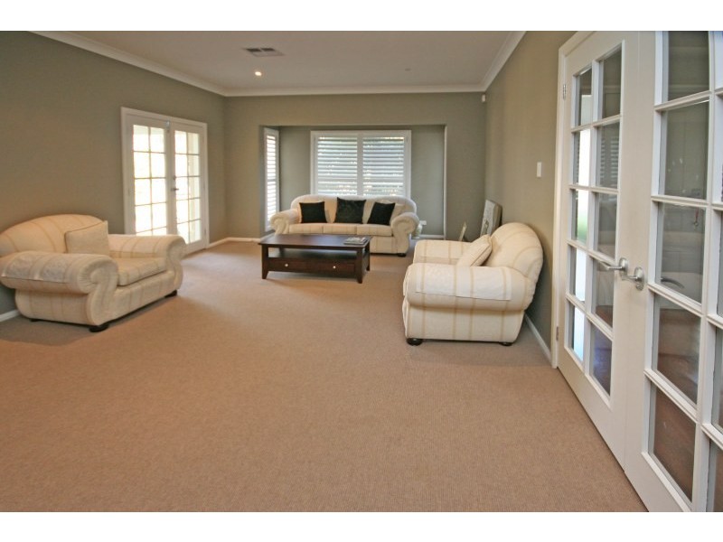 6 The Lanes, Kirkham NSW 2570