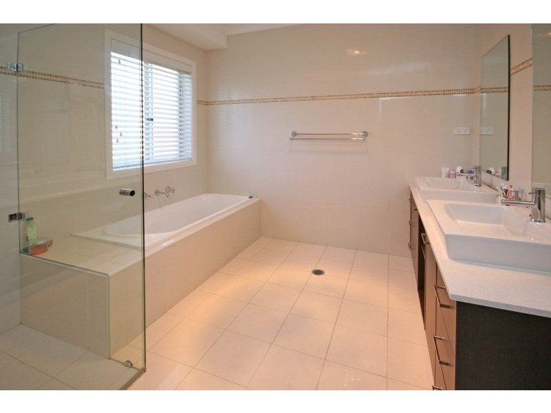 6 The Lanes, Kirkham NSW 2570