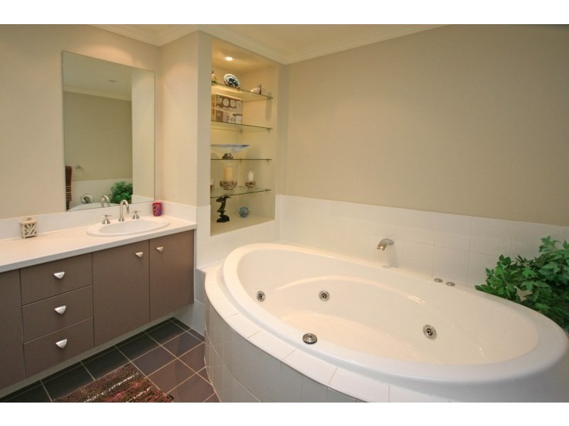 29 Young Avenue, Camden Park NSW 2570