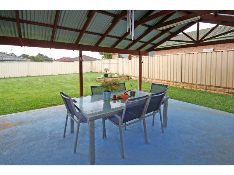 4 Stephenson Place, Currans Hill NSW 2567