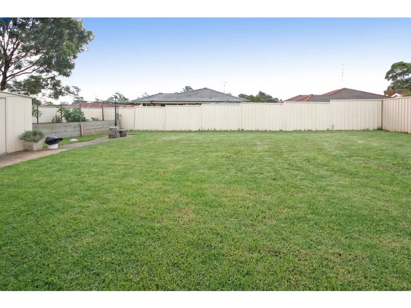 4 Stephenson Place, Currans Hill NSW 2567