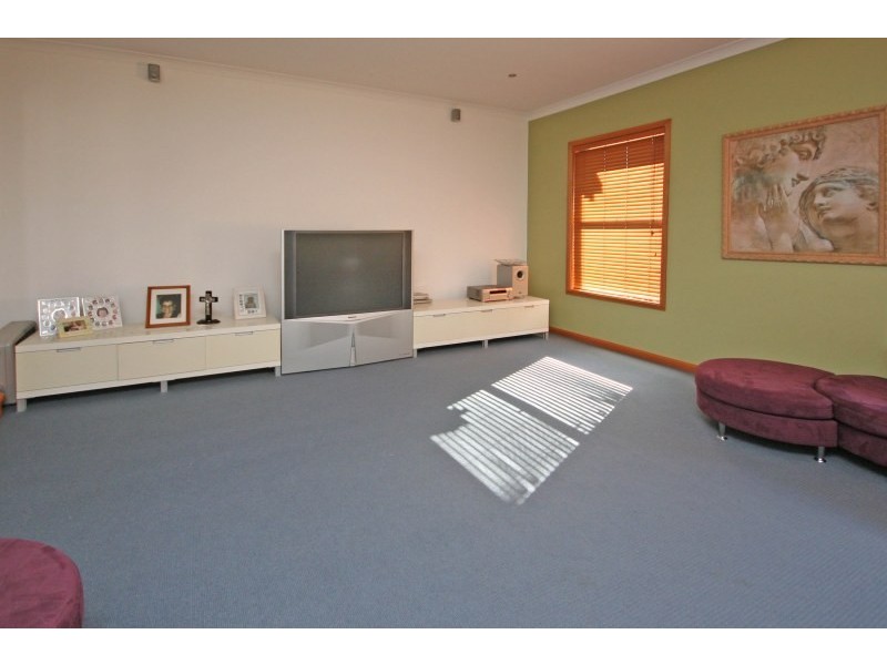 11 Oatley Circuit, Harrington Park NSW 2567