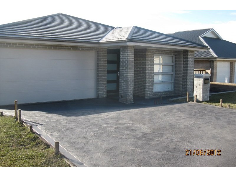 10 Adams Circuit, Elderslie NSW 2570