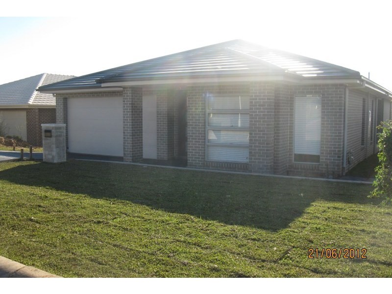 10 Adams Circuit, Elderslie NSW 2570