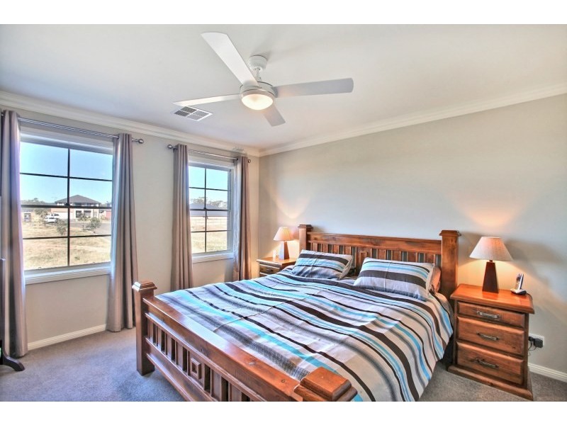 57 MacArthur Circuit, Camden Park NSW 2570