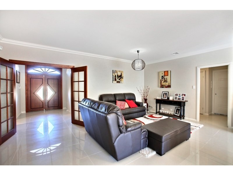 57 MacArthur Circuit, Camden Park NSW 2570