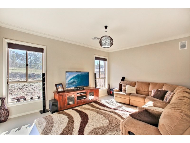 57 MacArthur Circuit, Camden Park NSW 2570