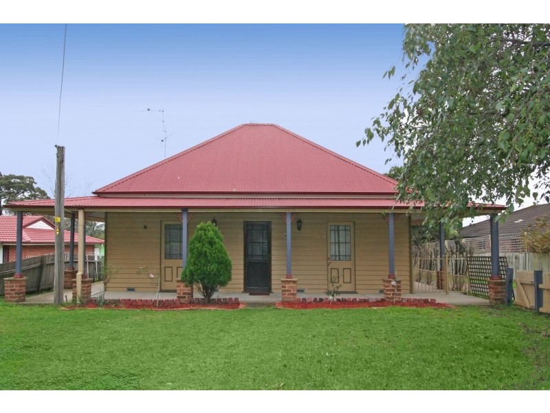 869 Montpellier Drive, The Oaks NSW 2570