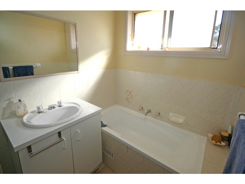 Unit 2/4 Packenham Place, Mount Annan NSW 2567