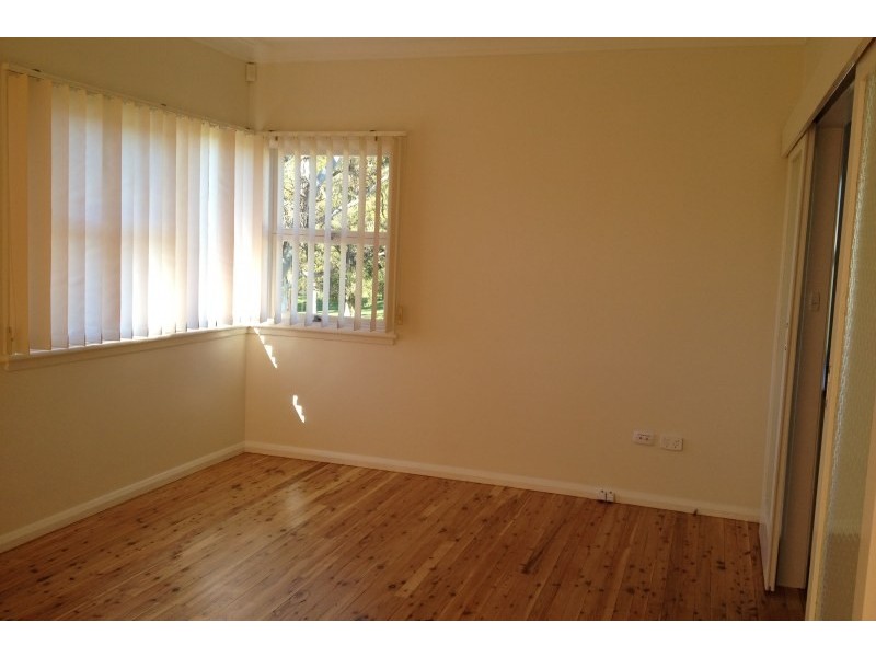 2 Macleay Street, Bradbury NSW 2560