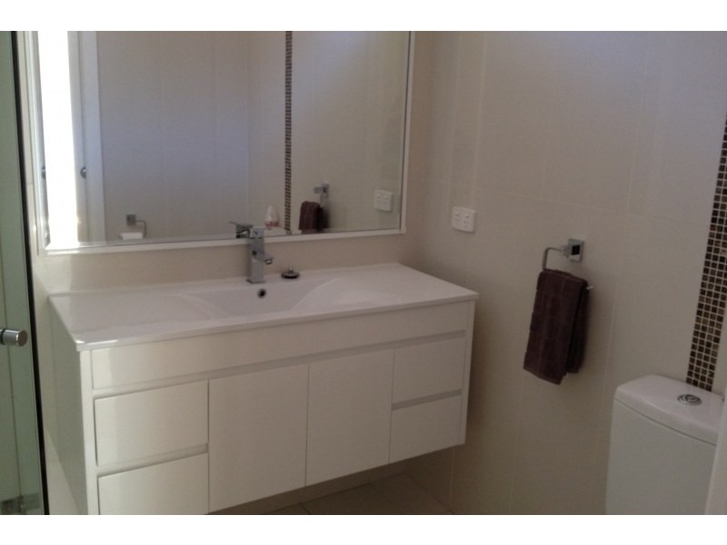 2 Macleay Street, Bradbury NSW 2560