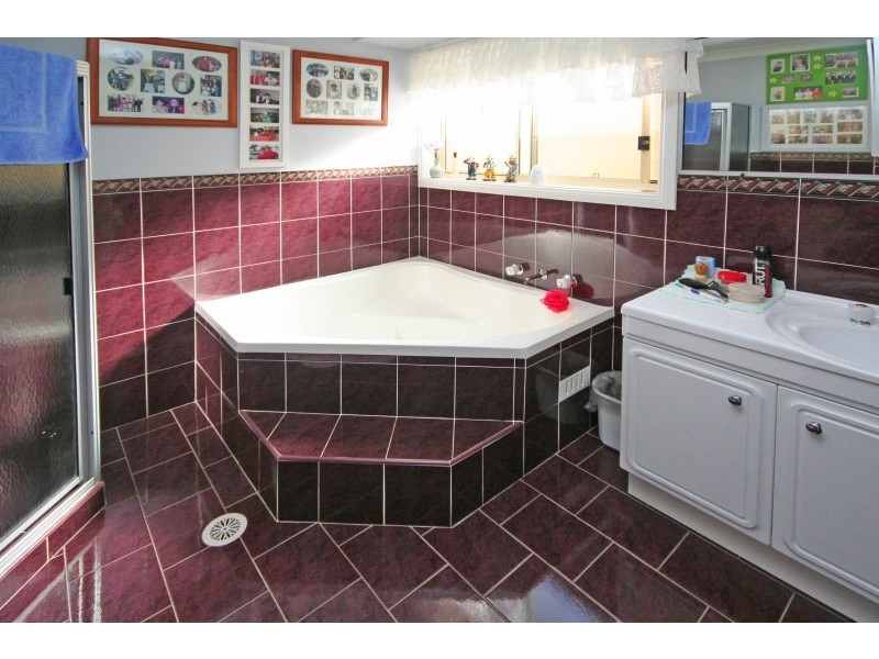 28 Solander Place, Mount Annan NSW 2567