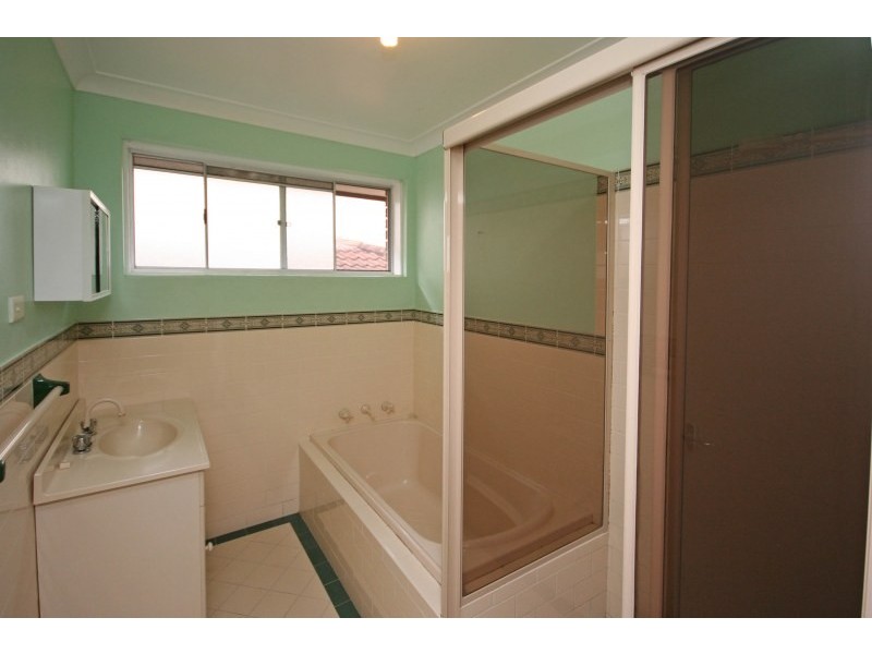 12 Bruchhauser Crescent, Elderslie NSW 2570