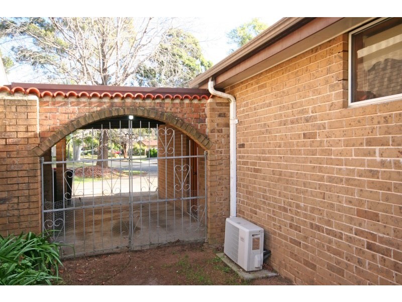 12 Bruchhauser Crescent, Elderslie NSW 2570