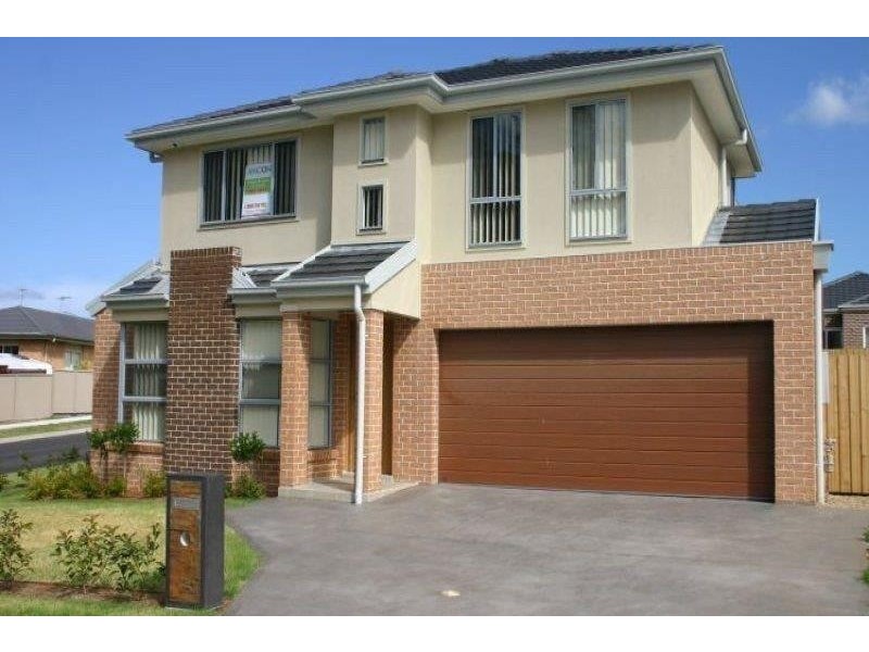 18 Hampshire Boulevard, Spring Farm NSW 2570