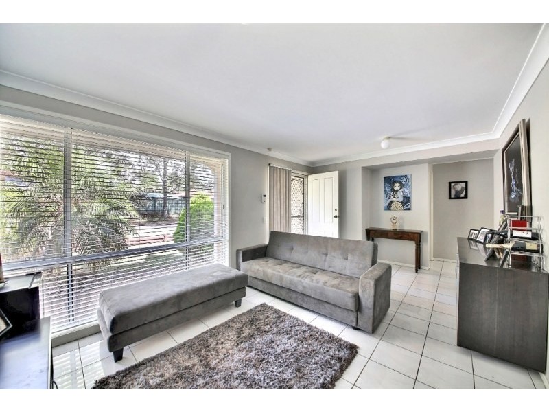 2 Wardle Close, Currans Hill NSW 2567