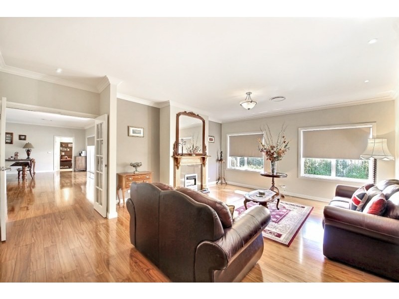 28 Rheinbergers Circuit, Elderslie NSW 2570