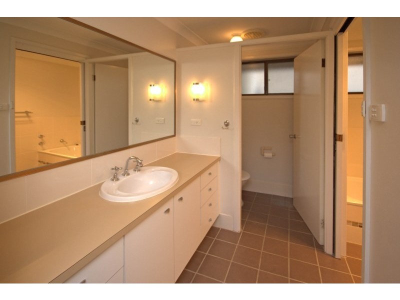 2 Faithfull Street, Elderslie NSW 2570