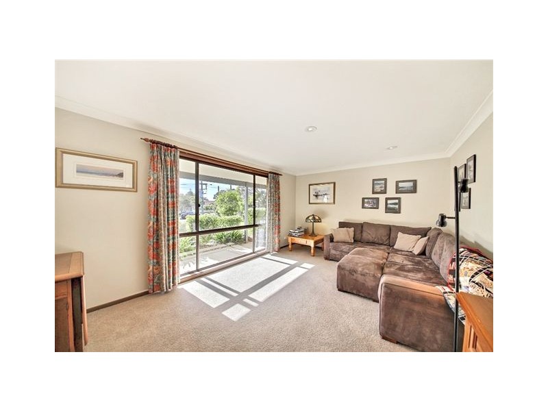 12 Browns Road, The Oaks NSW 2570