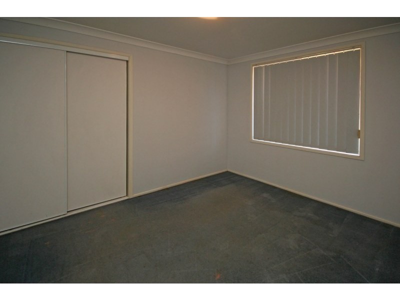 69 Downes Crescent, Currans Hill NSW 2567