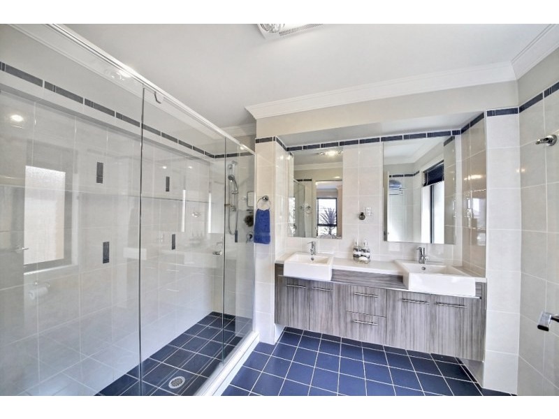 11 Minorca Circuit, Spring Farm NSW 2570
