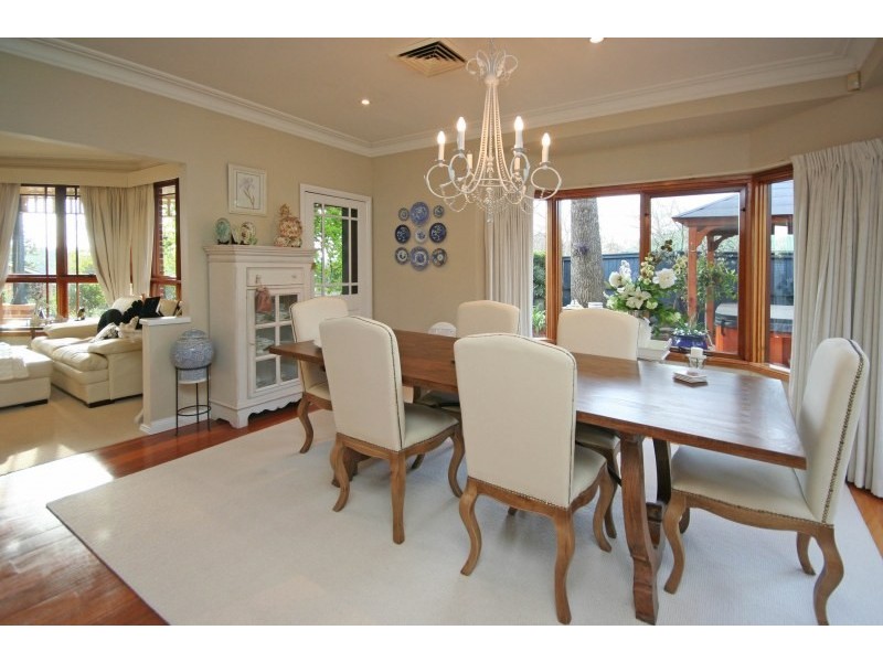 1 Acorn Grove, Elderslie NSW 2570