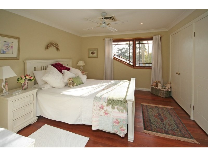 1 Acorn Grove, Elderslie NSW 2570