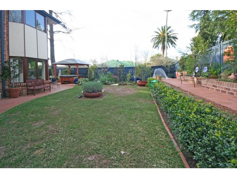 1 Acorn Grove, Elderslie NSW 2570