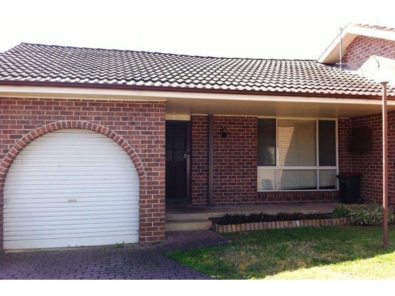 Unit 4/14 Reeve Place, Camden South NSW 2570