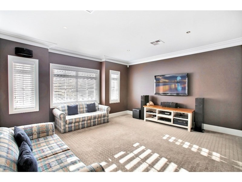 16 Tullet Street, Camden Park NSW 2570